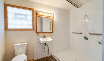 12222 Cenfield St NE, Alliance, OH 44601