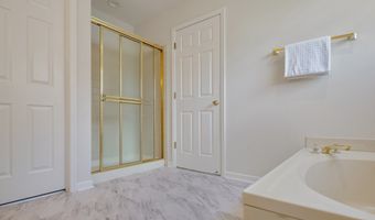 1370 Yellowstone Pkwy, Algonquin, IL 60102