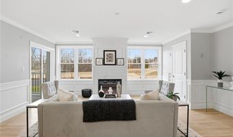 9 Joseph N Zenga Jr Blvd 211, East Greenwich, RI 02818