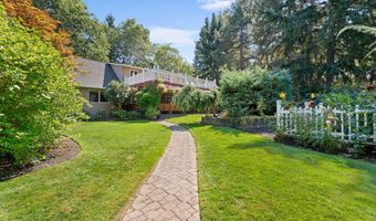 7225 SW JUNIPER Ter, Beaverton, OR 97008