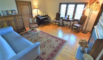 61 Ledge Rd J, Newport, RI 02840