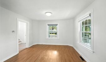 997 W SHORE Rd, Warwick, RI 02889