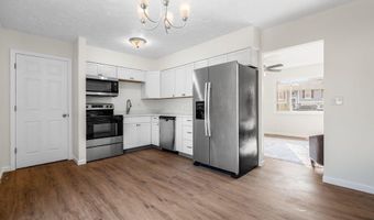 1504 Red Leaf Ln, Columbus, OH 43223