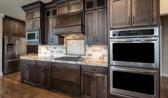 7325 Palm Beach Ave, Benton, AR 72019