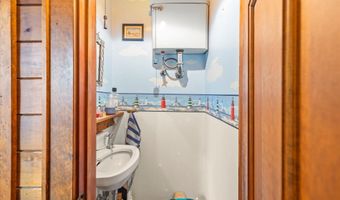 42 Robbins Ave, Amityville, NY 11701