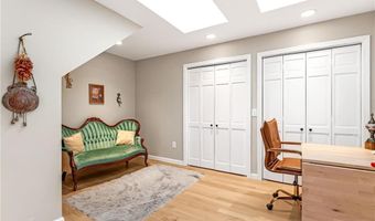 11 Pequot Ln, Hopkinton, RI 02804