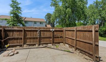 944 Sunburst Ln, Altoona, IA 50009