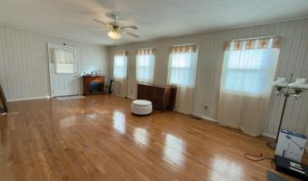 51 N River St, Auxier, KY 41602