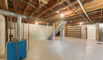 82 Barton Ave, Warwick, RI 02889