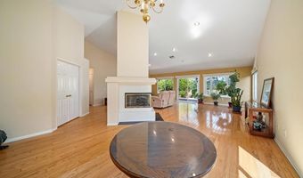 610 Creekside Ave, Oceanside, CA 92057