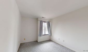 5 Southcreek Ct C, Amherst, NY 14051