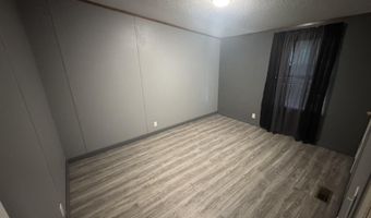 910 Texas Ave, Baxter Springs, KS 66713