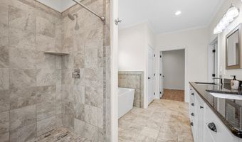 702 S BAY St, Aransas Pass, TX 78336