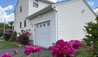 42 Chestnut St, Cumberland, RI 02864
