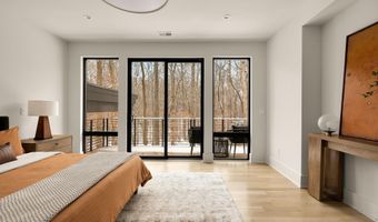 6916 CARMICHAEL Ave, Bethesda, MD 20817