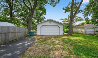 340 Hillcrest Blvd, Ballwin, MO 63021