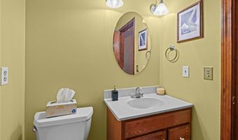 13 Sunnyside Dr, Cumberland, RI 02864