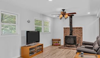 21 Park Ave, Bayville, NJ 08721