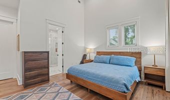 37 Park Sq S, Beaufort, SC 29907