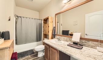 18248 S THERESA Ln, Oregon City, OR 97045
