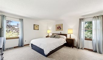 3 Carleton Ct, Amherst, NY 14221