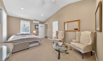 338 Shore Dr, Branford, CT 06405