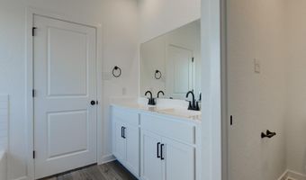 319 Brood Dr, Adkins, TX 78101