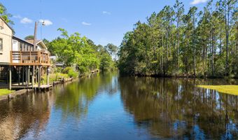 10091 River Dr, Bay St. Louis, MS 39520