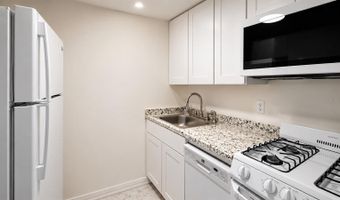 120 BLUE POINT Way 170, Altamonte Springs, FL 32701