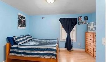 18 Calef St, Cranston, RI 02920