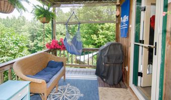 488 Kittredge Rd, Barton, VT 05822