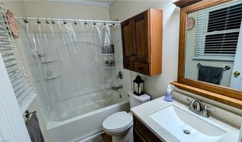 2474 Woodridge Dr, Asheboro, NC 27205