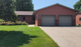 2710 Railroad Cir, Aberdeen, SD 57401