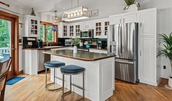 108 Pleasant Valley Rd, Amesbury, MA 01913