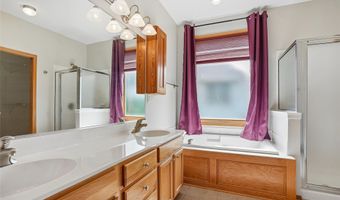 803 NE Rosewood Ln, Ankeny, IA 50021