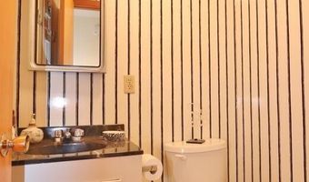 16 Hempstead Ave, Bangor, ME 04401