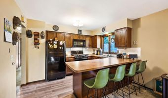 5222-5224 Piccadilly Dr, Madison, WI 53714