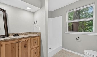 702 9th St, Barling, AR 72923
