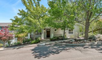 380 Hemlock Ln, Ashland, OR 97520