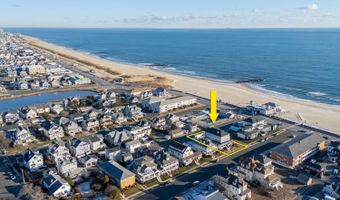 20 Woodland Ave, Avon By The Sea, NJ 07717