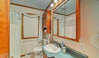 109 S Dubuque St, Anamosa, IA 52205