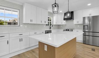 292 KENTWOOD Dr, Alabaster, AL 35007