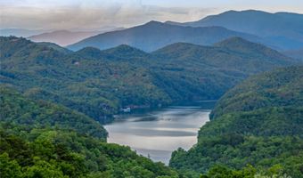 840 Fontana Trace Dr, Almond, NC 28702