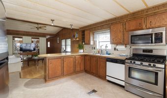 525 E Main St Trlr 33, Branford, CT 06405
