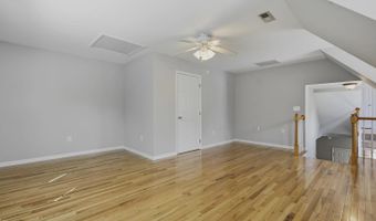 1748 Town Home Dr, Apex, NC 27502