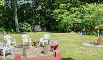 135 Ridgeland Dr, Amherst, OH 44001