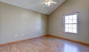 1062 10th Ave NW, Altoona, IA 50009