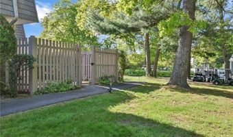 18 Caddy Rock Rd C, North Kingstown, RI 02852