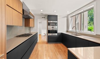 3100 N MONROE St, Arlington, VA 22207