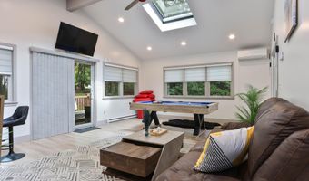 271 N Shore Dr, Albrightsville, PA 18210